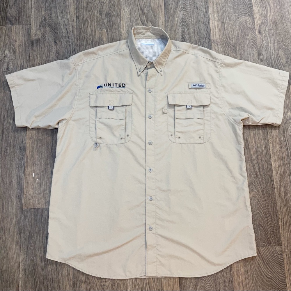 Columbia PFG Button Up Shirt Mens Large Beige Vented Fishing Omni-Shade Adult